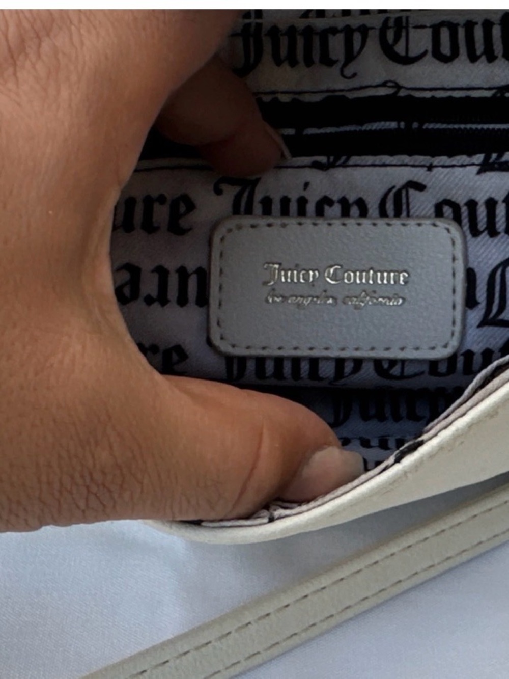 Juicy Couture Cream Heart Monogram Crossbody Bag - Picture 6 of 7